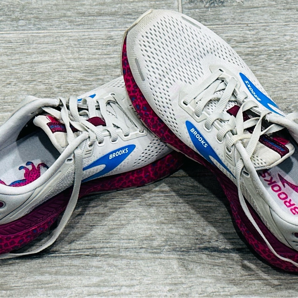 Brooks Women's Running Shoes , White with Pink Leopard Soles